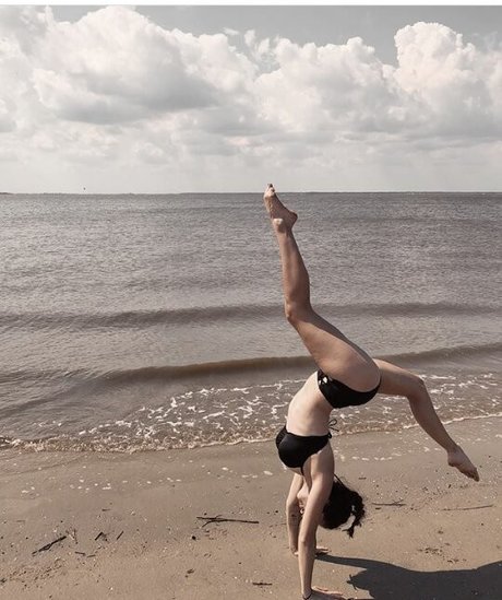 Noah Ivy nudes model gallery