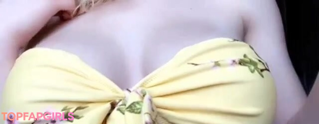 Ellie Erikson erotic model photo