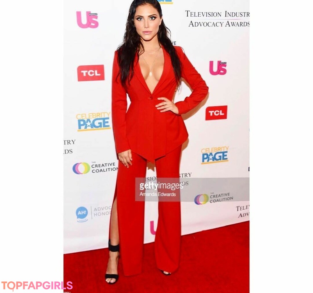 Cassie Scerbo hot actress image