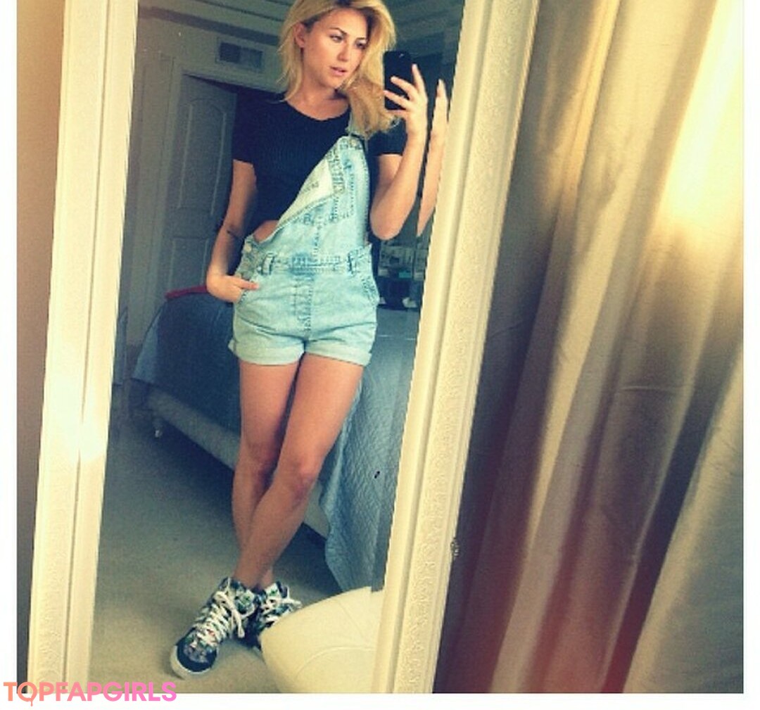 Cassie Scerbo star adult pic