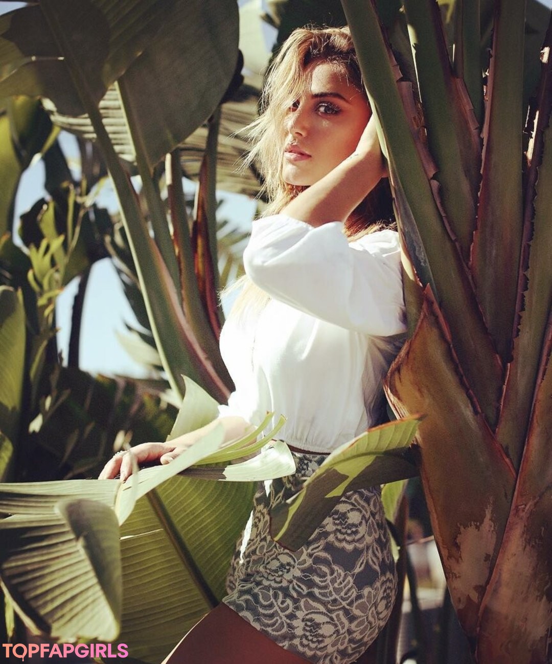 Cassie Scerbo adult model picture
