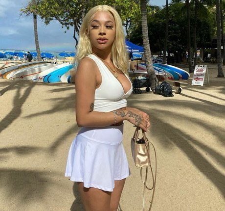 kilograhm model adult gallery