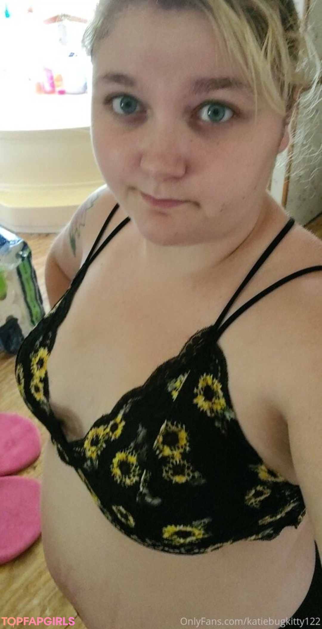 katiebugkitty122 sex star image