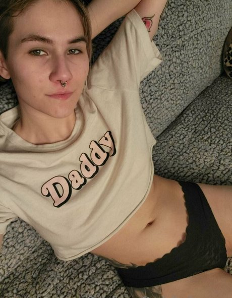 adalindgrayxo hd actress photo