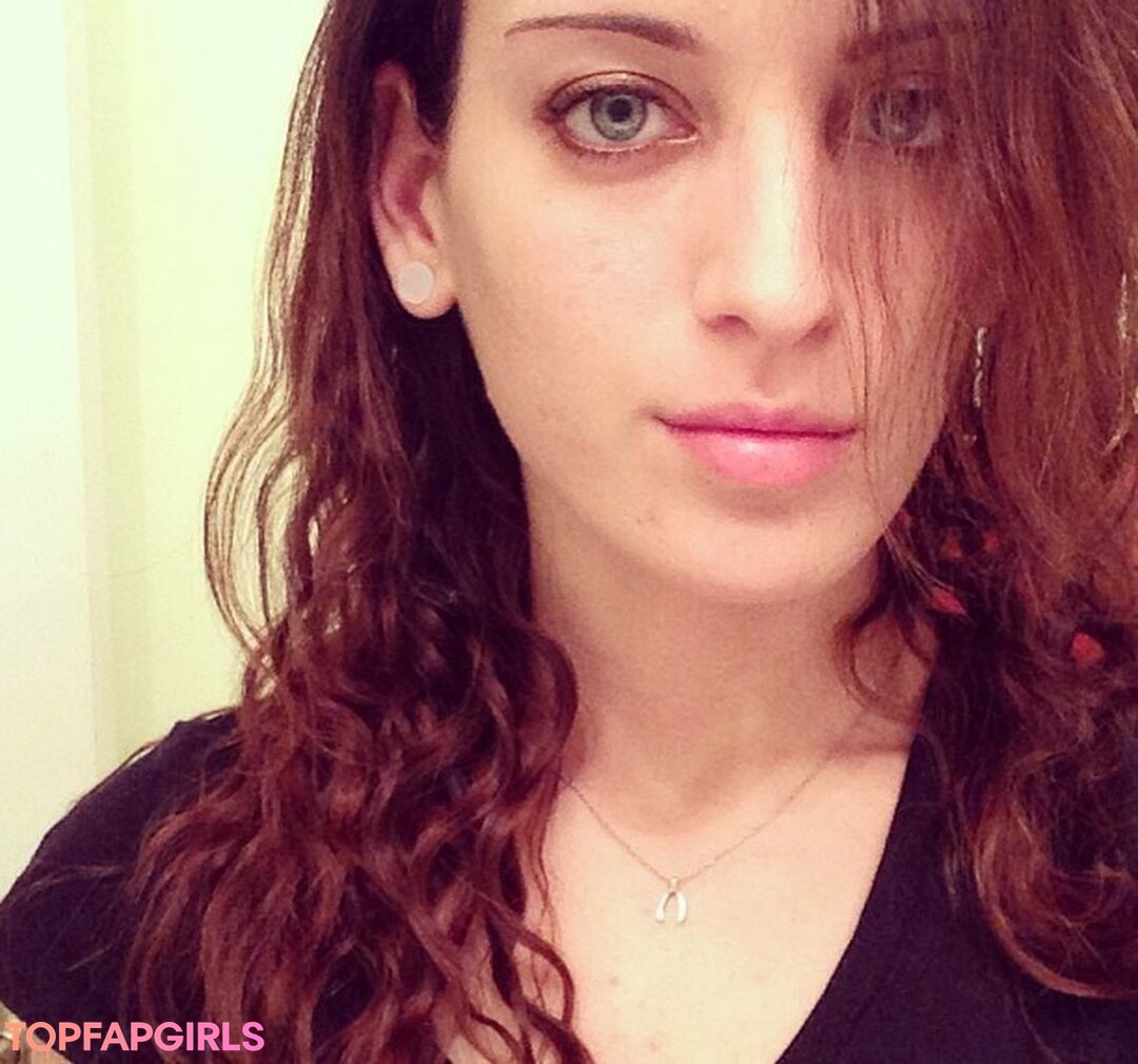 MalAfterMidnight hot actress gallery