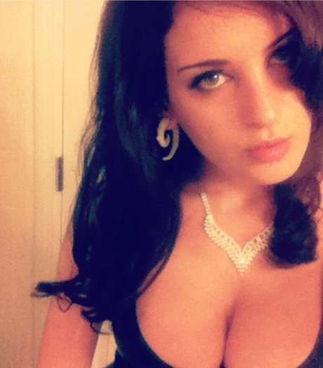 MalAfterMidnight pornstar beautiful photos