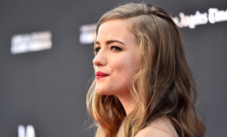 Willa Fitzgerald naked model picture