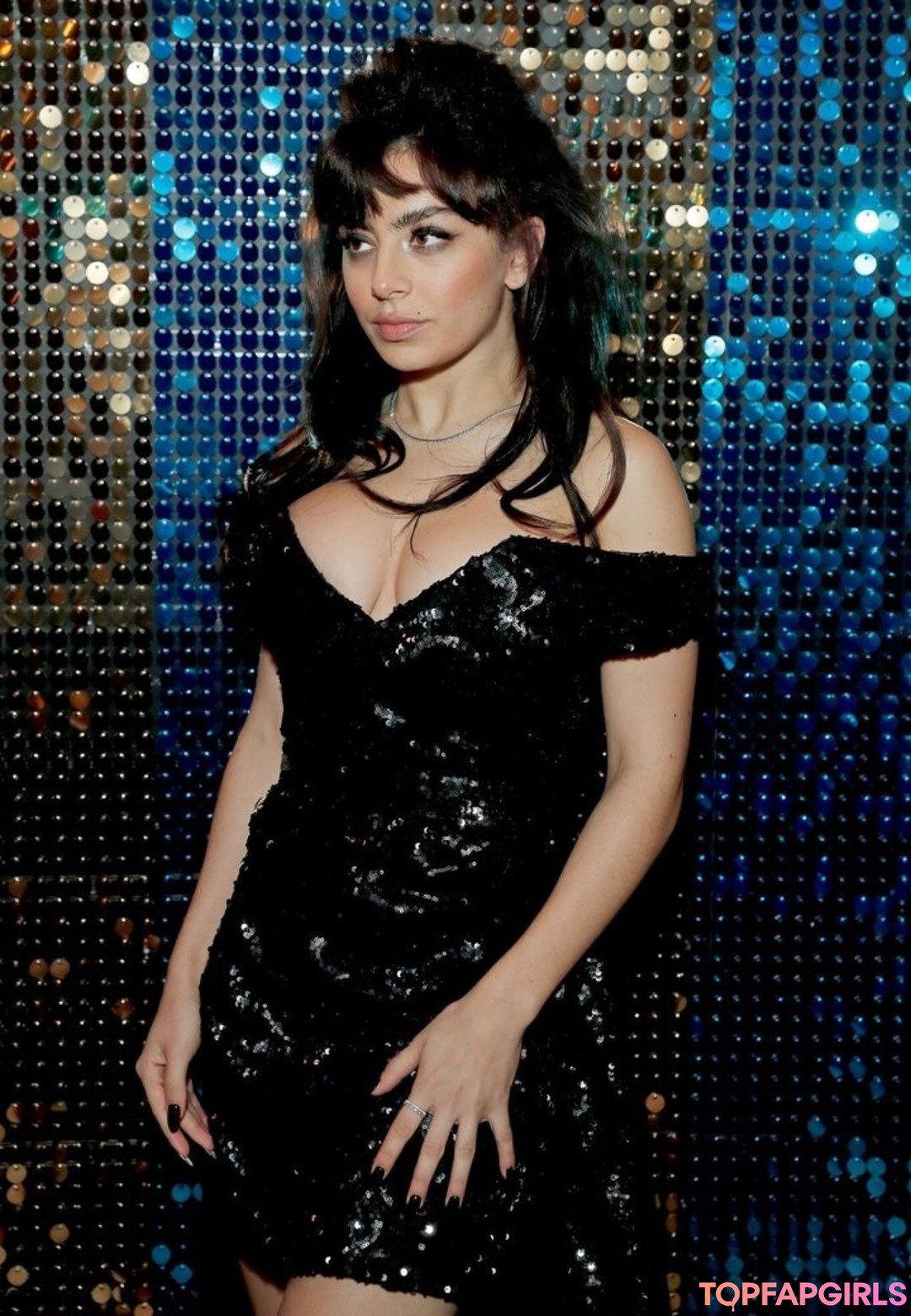Charli XCX art model pictures