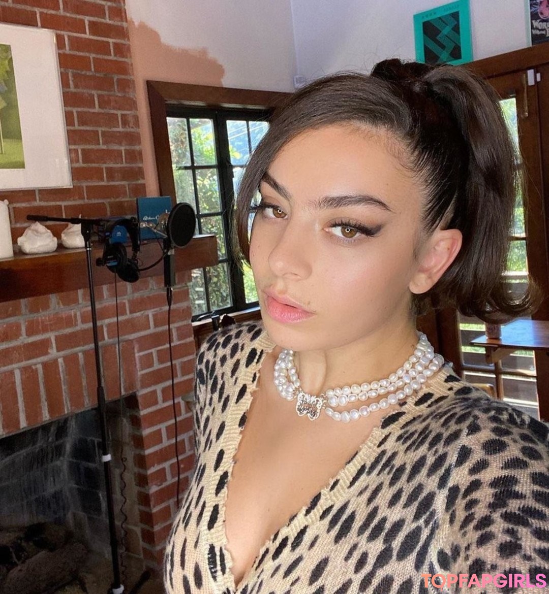 Charli XCX pornstar sexy picture