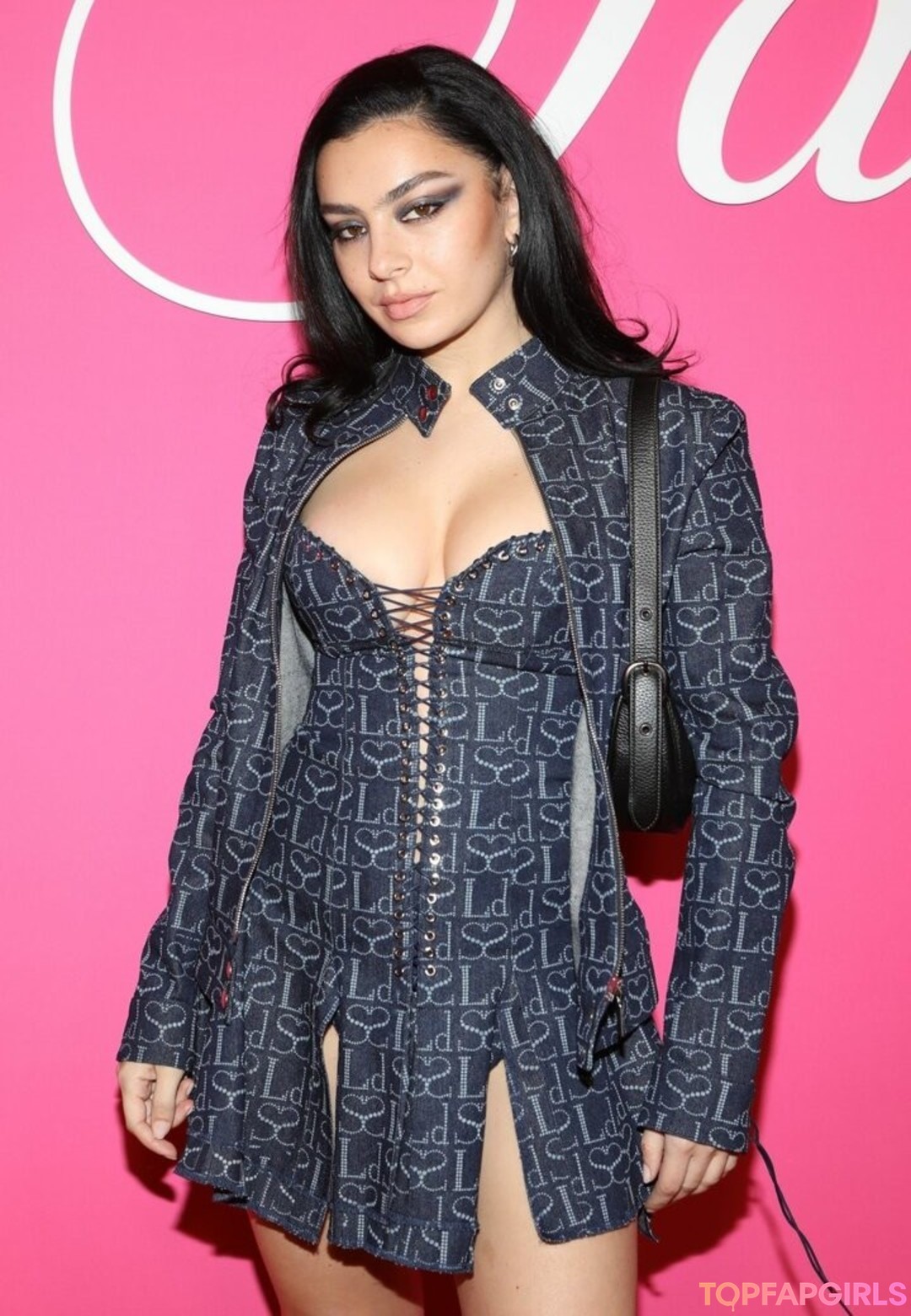 Charli XCX model top img