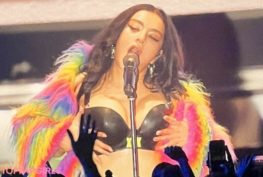 Charli XCX nice model img