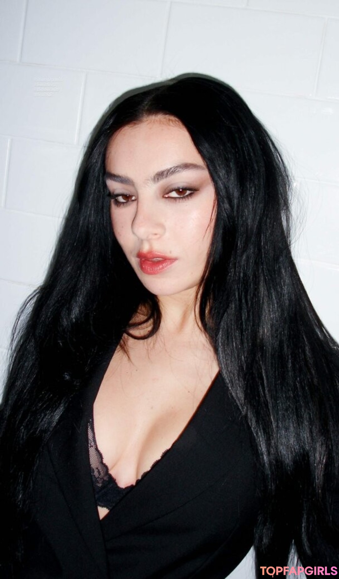 Charli XCX model nudes images