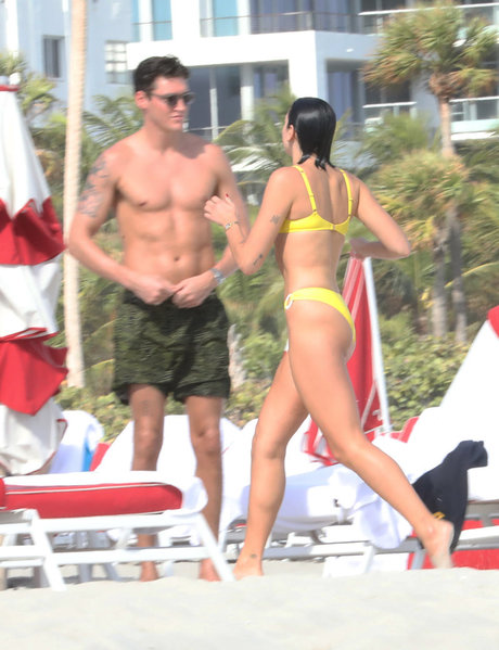 curvy lesbian onlyfans best photo