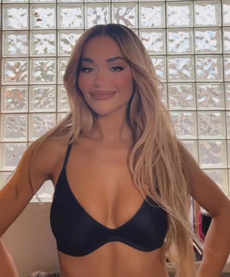 lesbians onlyfans sexy picture