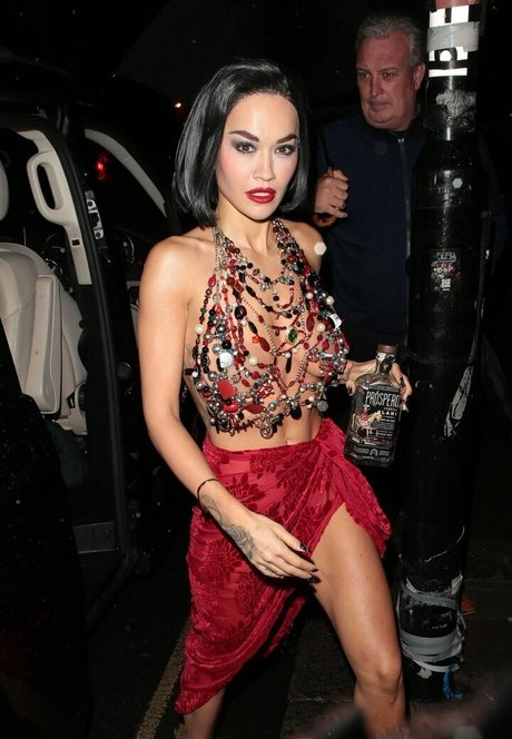 Rita Ora model beautiful images