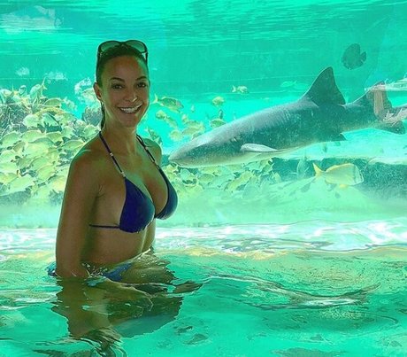 Eva LaRue hd model galleries