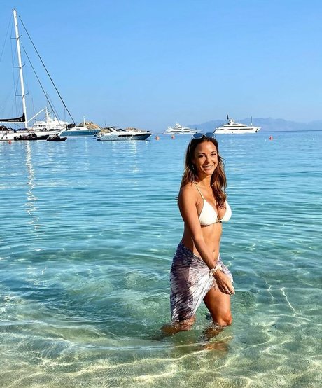 Eva LaRue star free img