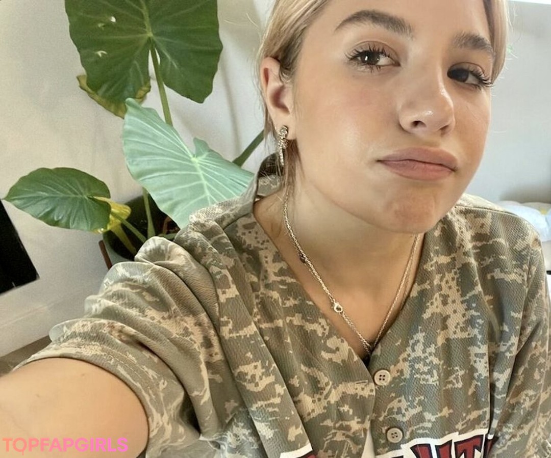 Mackenzie Ziegler beautiful actress pics