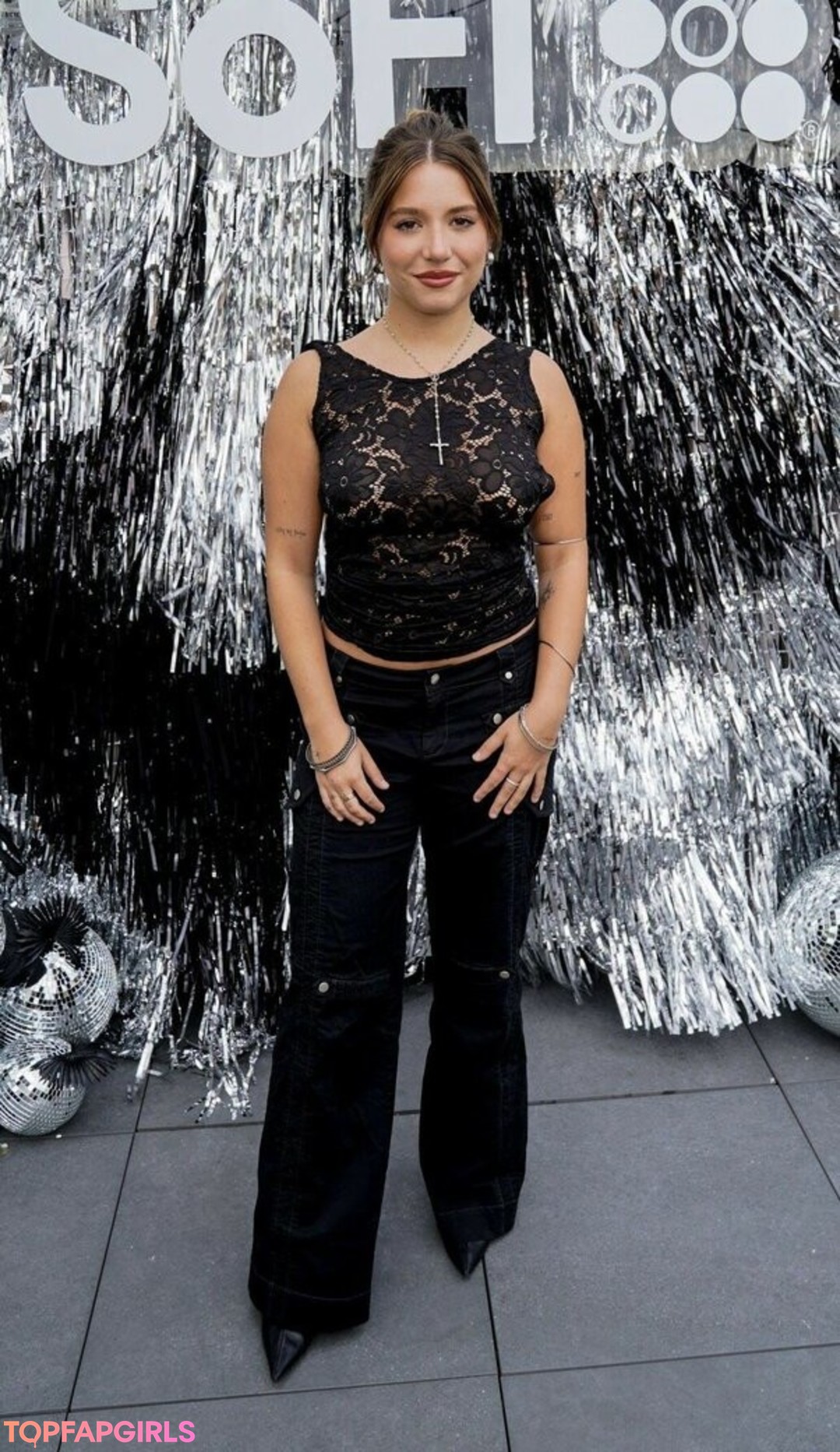 Mackenzie Ziegler star art gallery