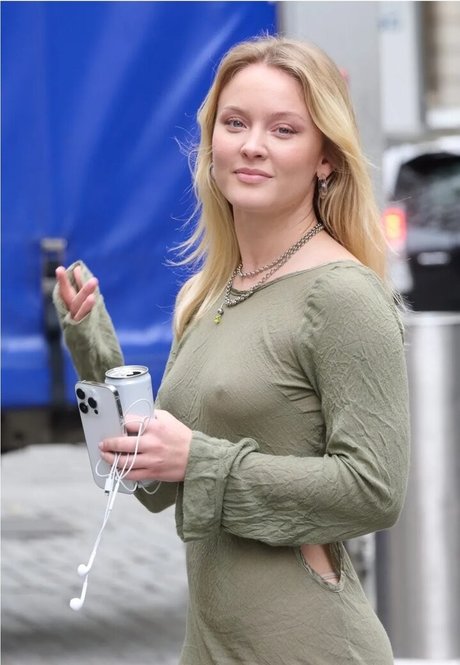 brunette petite onlyfans beautiful naked image