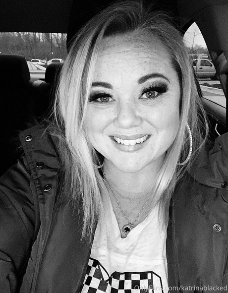 katrinathicc nude model photo