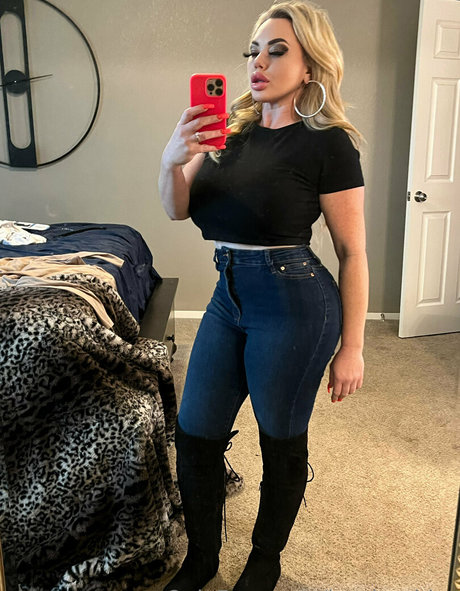 katrinathicc hot model picture