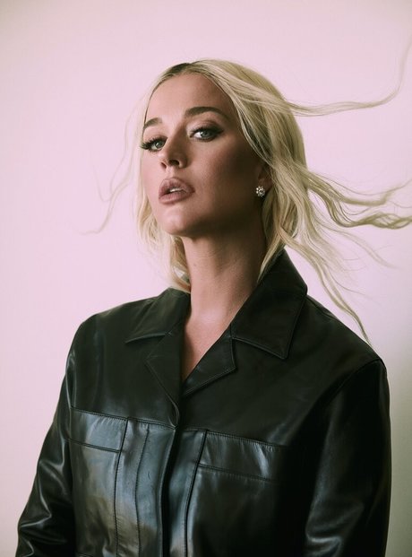 blonde squirt onlyfans hot nude pictures