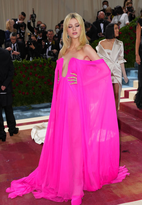 Nicola Peltz hot star archive