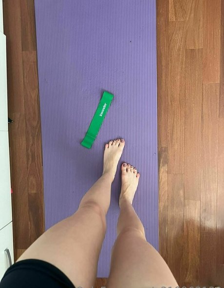 flora99f model images