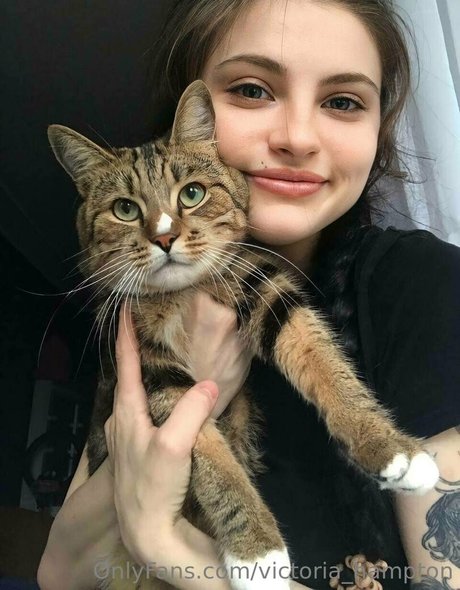 victoria hampton sexy actress galleries