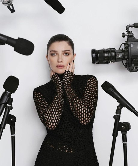 Eve Hewson star art galleries