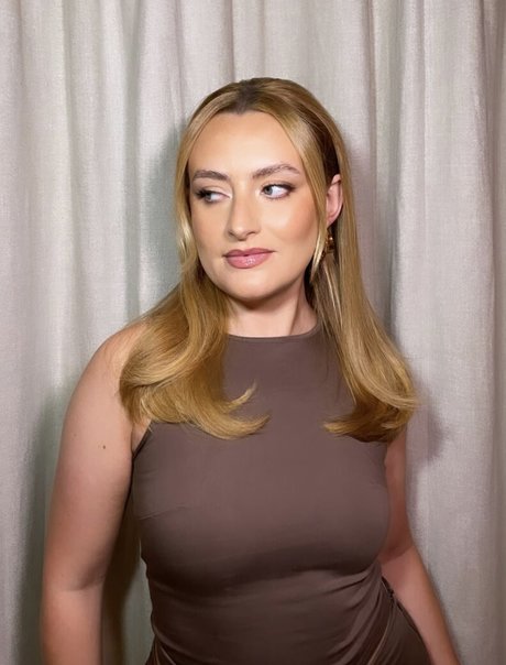 Amelia Dimoldenberg star hd archive