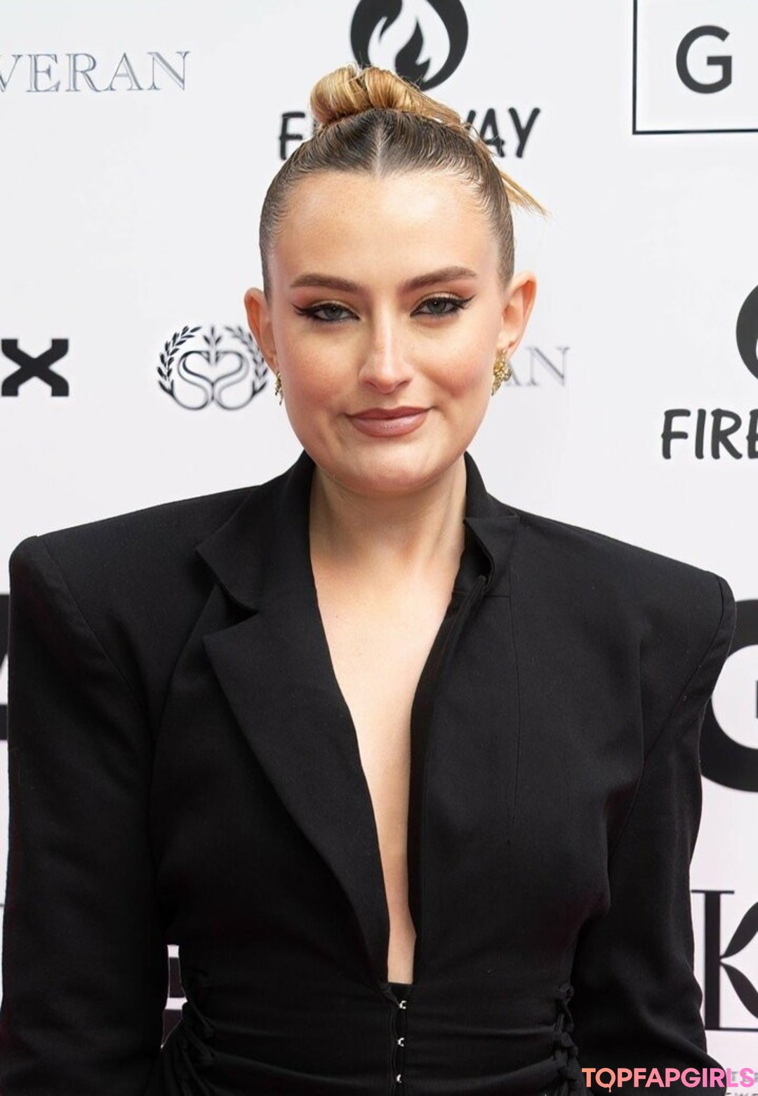 Amelia Dimoldenberg star perfect pictures