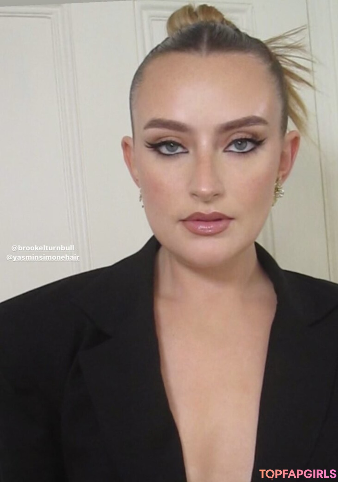 Amelia Dimoldenberg pornstar exclusive photos
