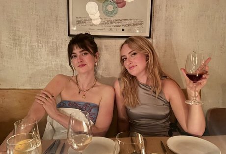 Amelia Dimoldenberg exclusive pornstar pic