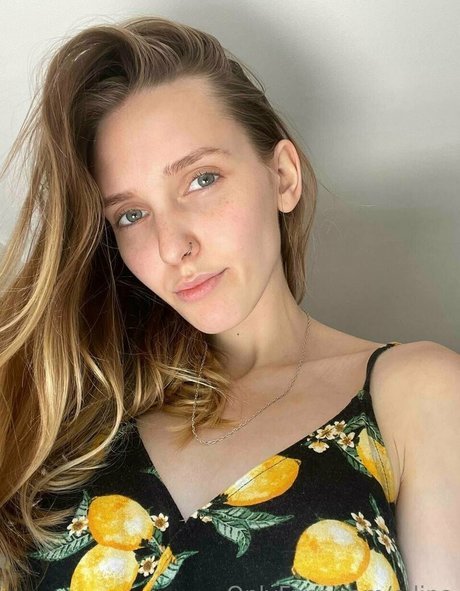 e lina pornographic model photo