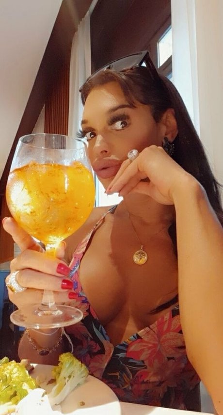 magalylilith sexy star pictures