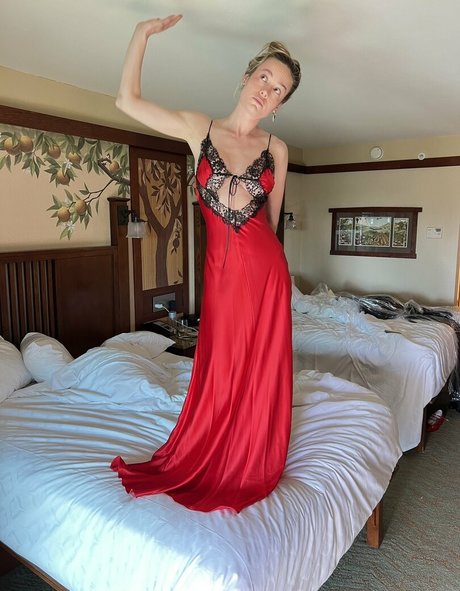 Brie Larson high quality actress pic