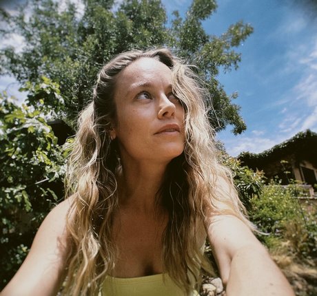 Brie Larson hot model gallery