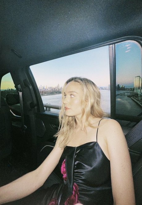 Brie Larson star erotic picture