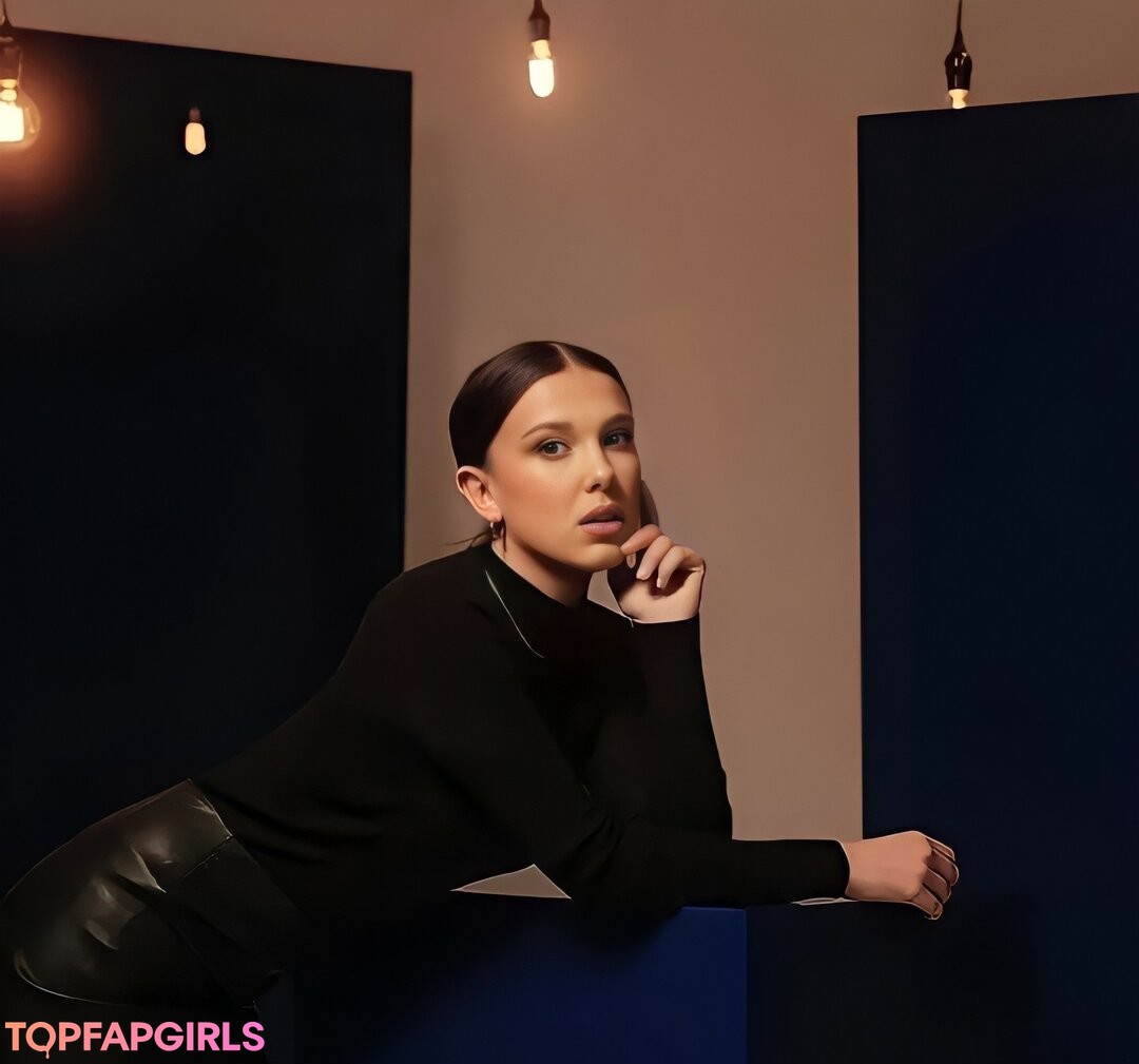 lesbian fisting onlyfans naked gallery