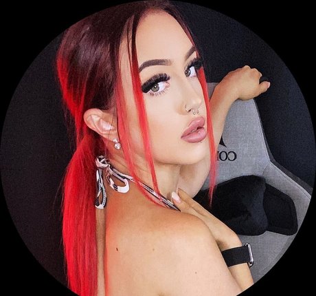 OnlyScrapzi sex actress img