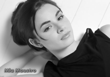 Mia Maestro hot model archive
