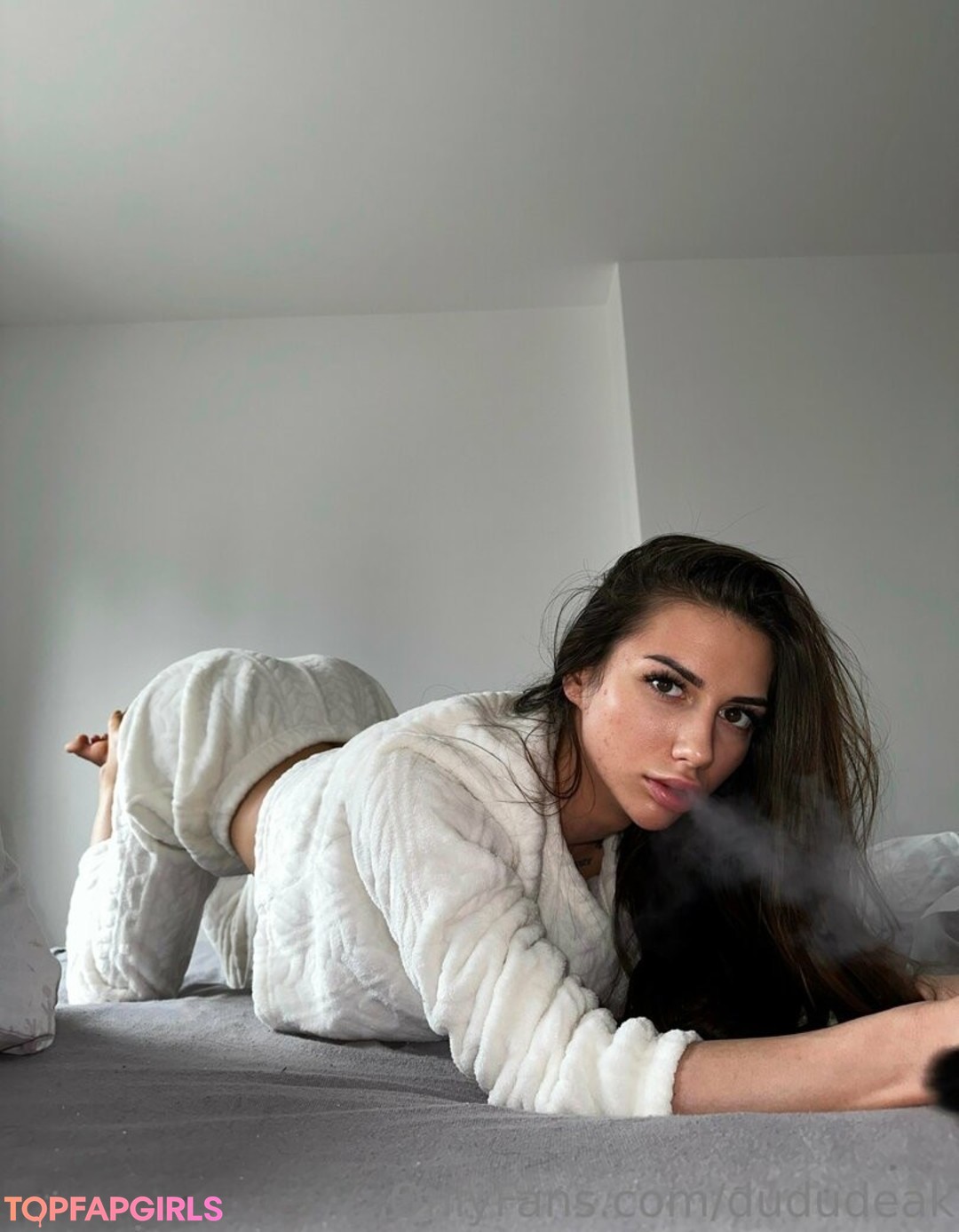 dududeak porn star img