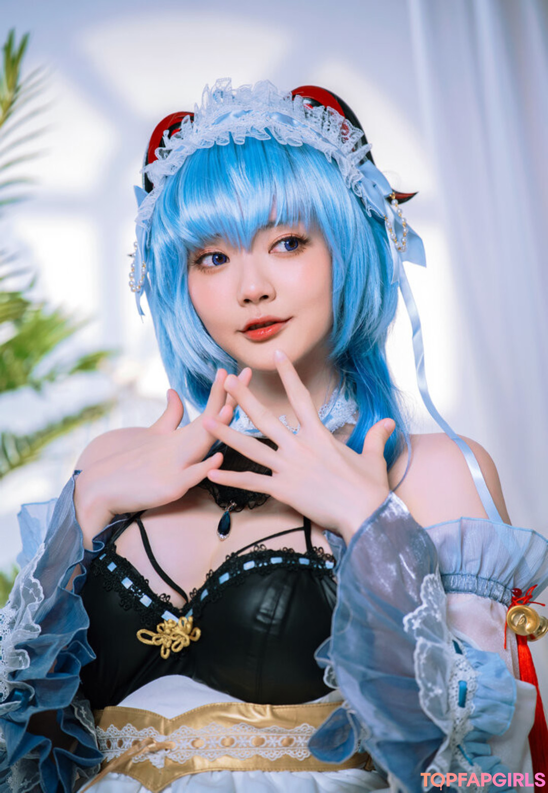 Ying Tze sexy pornstar pics