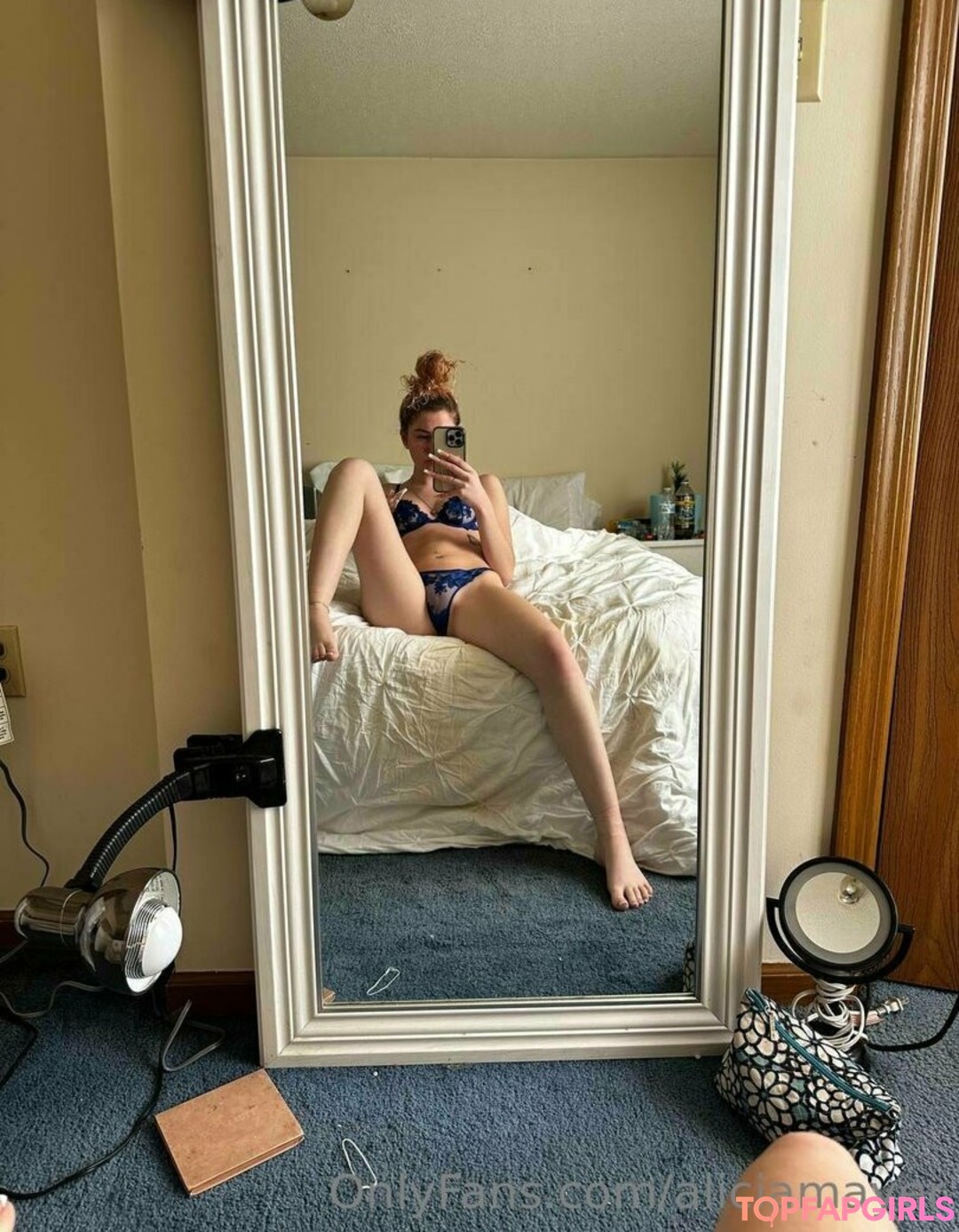 aliciamayer model nude picture