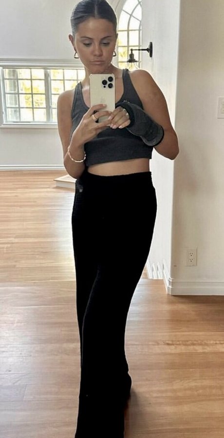 fat shemale onlyfans adult picture