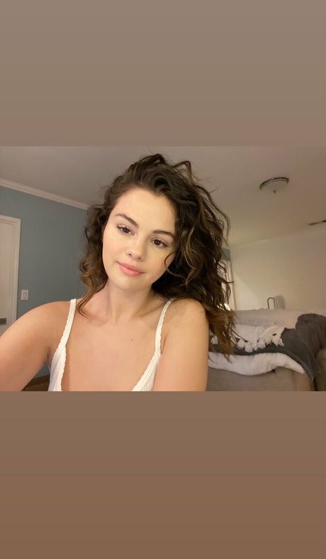 lesbians onlyfans free pictures