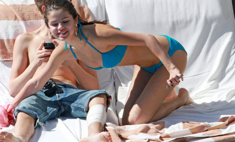 Selena Gomez model beautiful archive