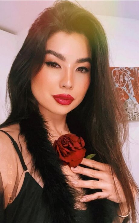 CarolineKwan porn star pictures